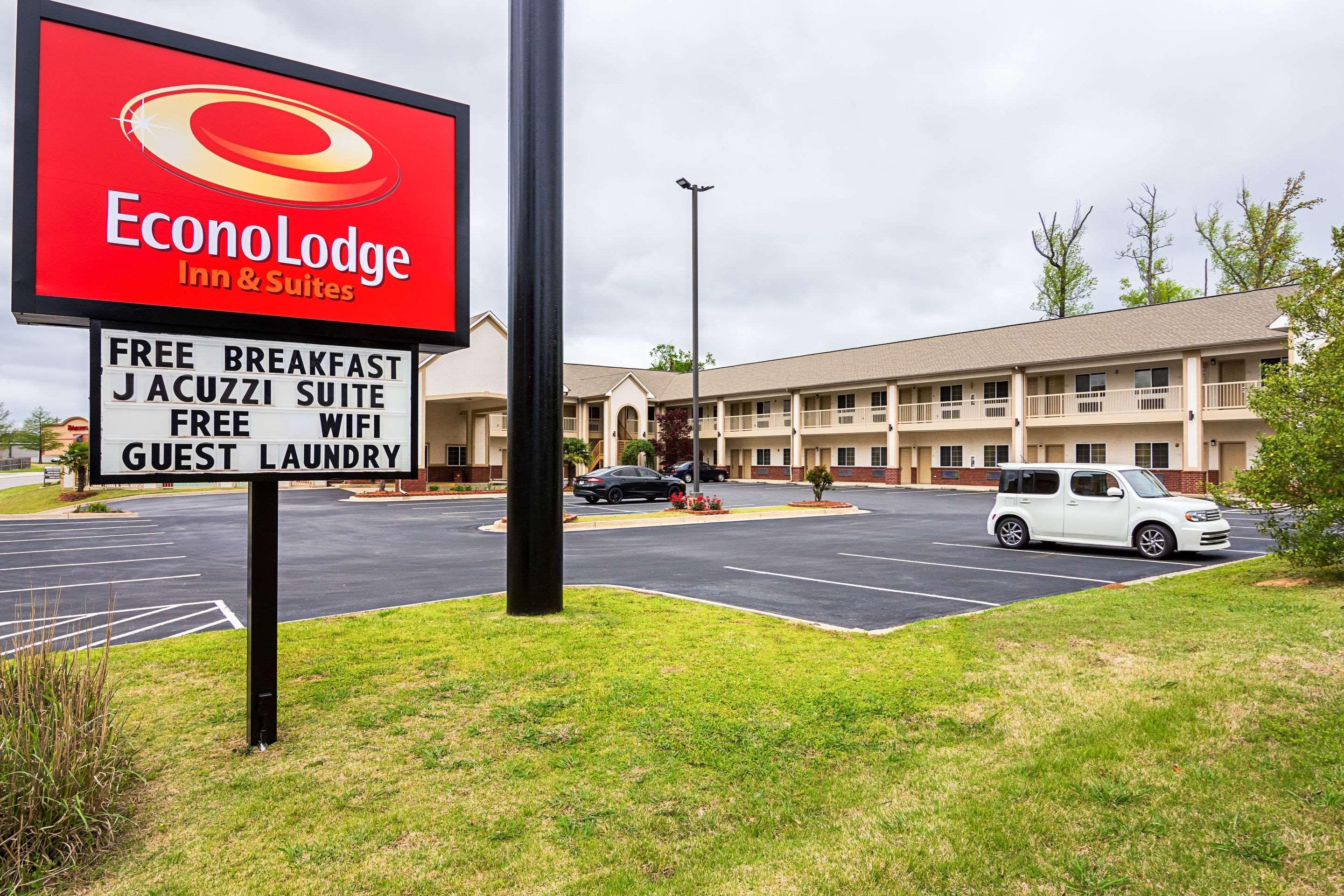 Econo Lodge Inn & Suites Bryant Eksteriør billede