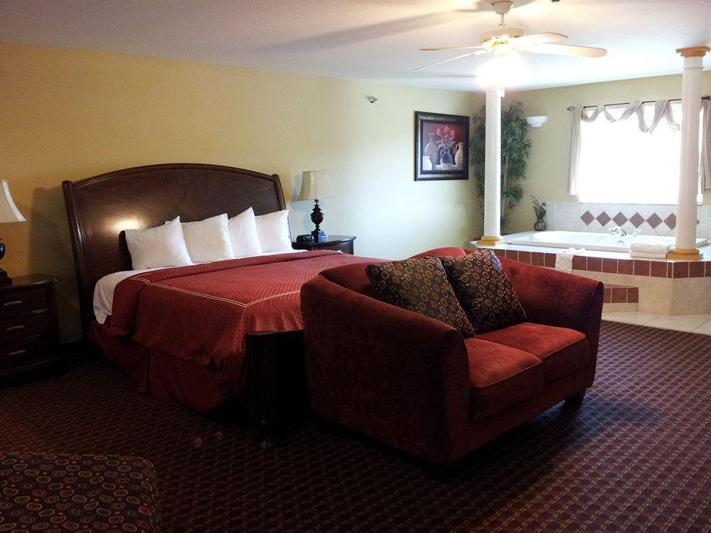 Econo Lodge Inn & Suites Bryant Eksteriør billede