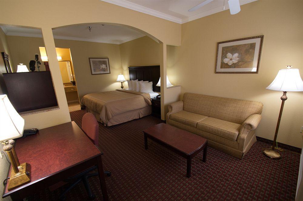 Econo Lodge Inn & Suites Bryant Eksteriør billede