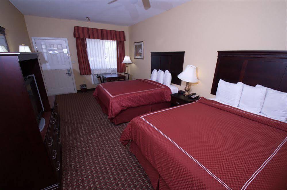 Econo Lodge Inn & Suites Bryant Eksteriør billede